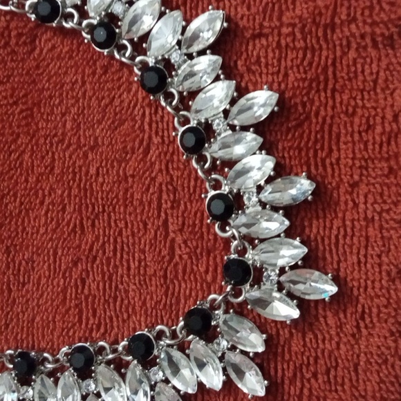 Signature series Chris jewelry set - Picture 2 of 4